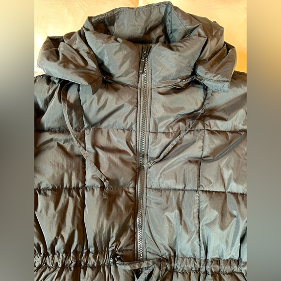 Beyond Yoga Black Puffer Jacket - Picture 8 of 11